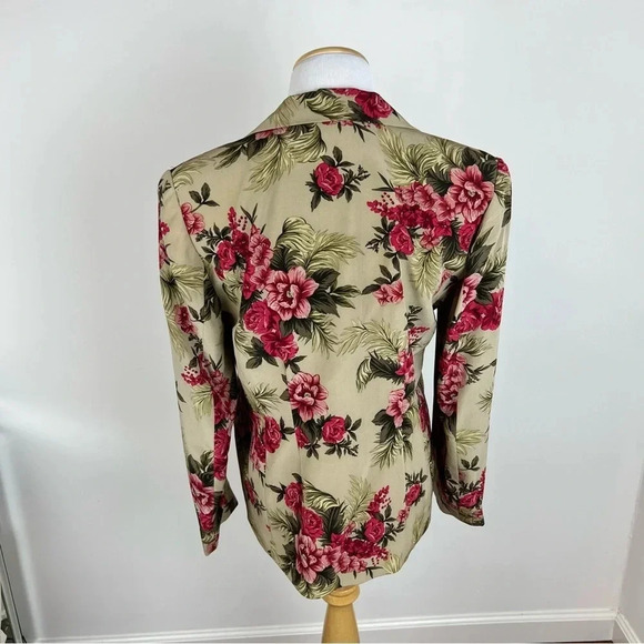 Vintage Saks Fifth Avenue Folio Collection 100% Silk Floral Blazer Skirt Suit. - Picture 7 of 12